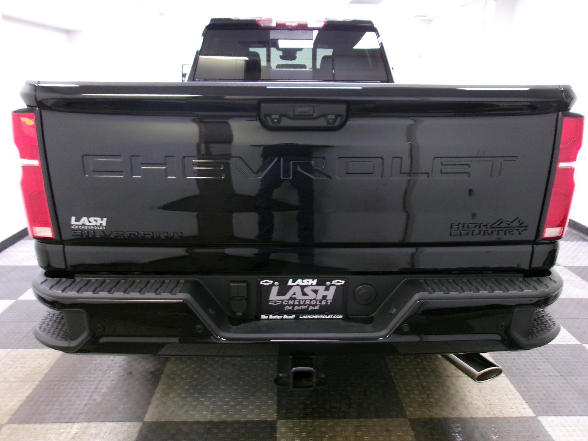 New 2026 Chevrolet Silverado 2500 High Country w/ Midnight Edition AWD/4WD image 11
