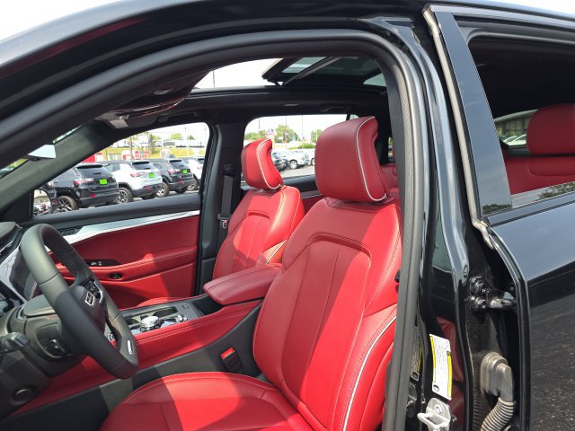 Used 2024 Jeep Wagoneer Launch Edition AWD/4WD image 14