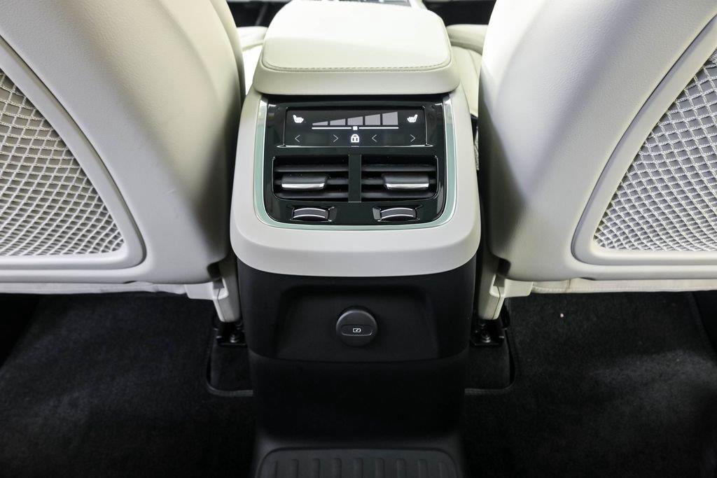 Certified 2025 Volvo XC90 T8 Ultra w/ Protection Package Premier AWD/4WD image 22