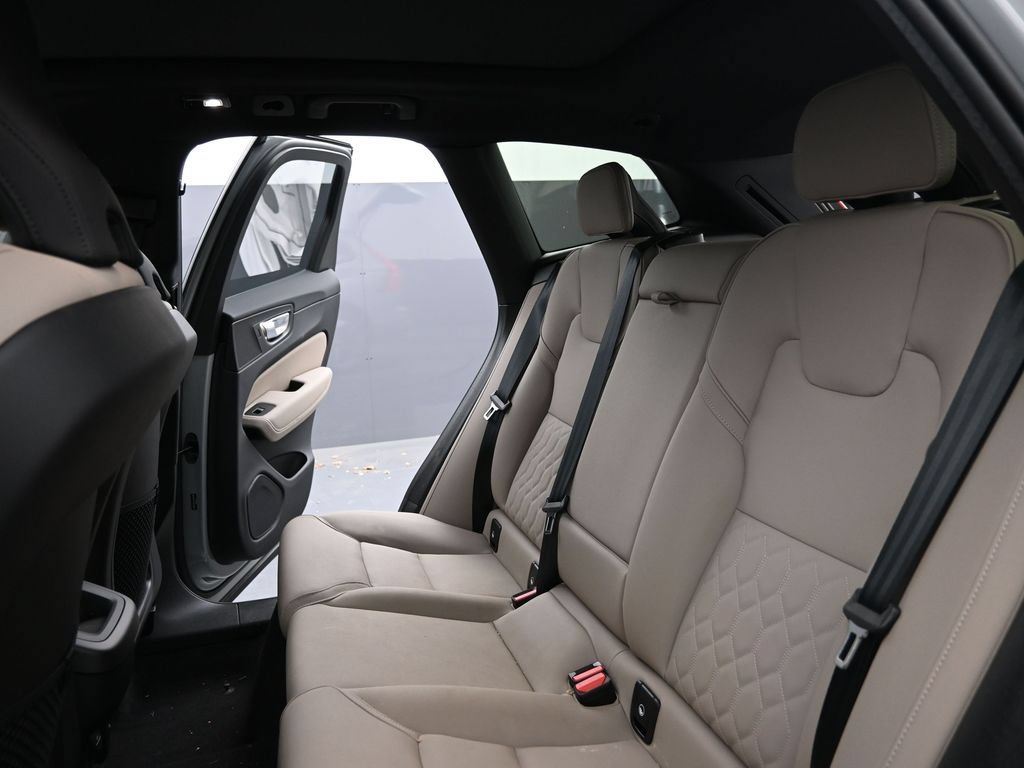 New 2026 Volvo XC60 B5 Plus w/ Protection Package Premier AWD/4WD image 21