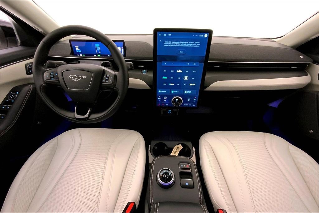 Used 2023 Ford Mustang Mach-E Premium image 16