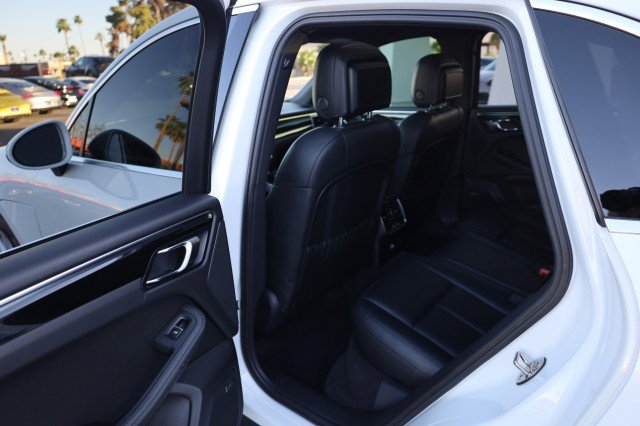Used 2016 Porsche Macan S image 42