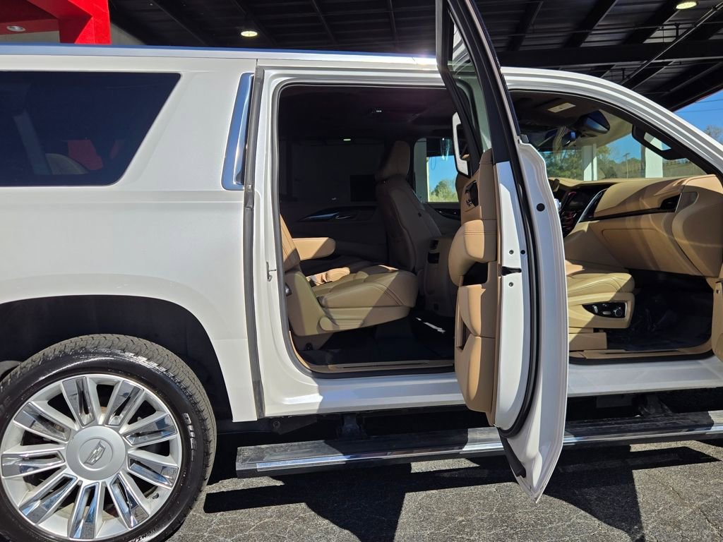 Used 2019 Cadillac Escalade ESV Platinum image 17