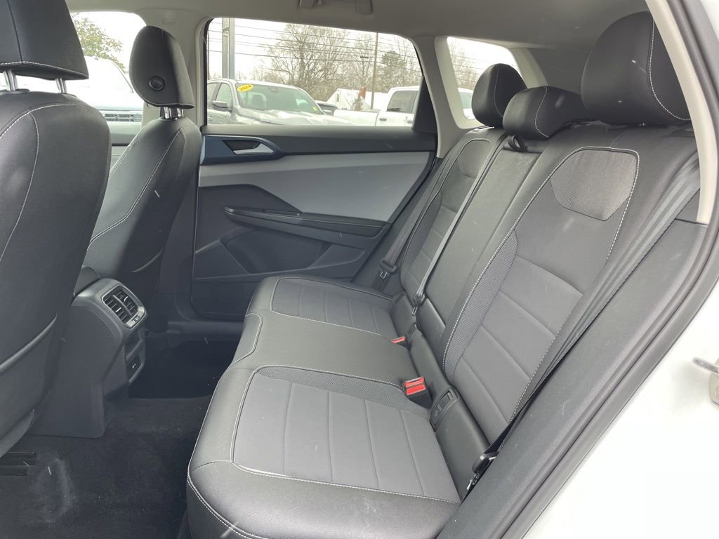 Used 2024 Volkswagen Taos SE image 39