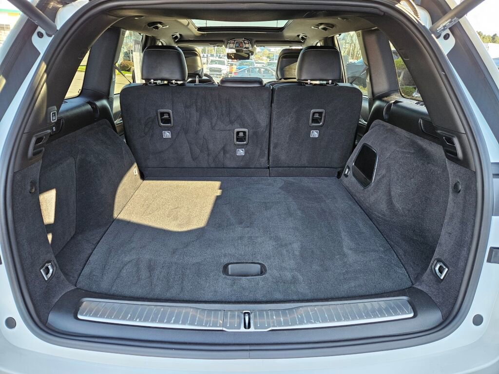 Used 2023 Jeep Grand Cherokee Overland w/ Luxury Tech Group IV image 13