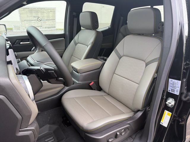 New 2026 Chevrolet Colorado ZR2 w/ Technology Package AWD/4WD image 14