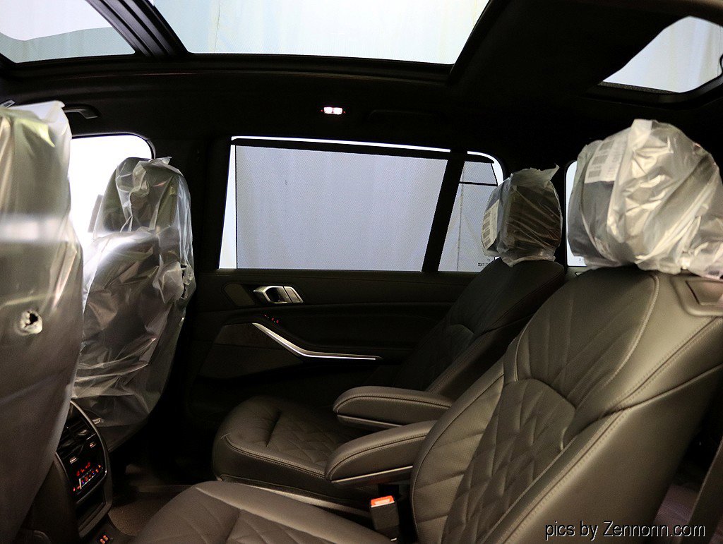 Used 2026 BMW X7 xDrive40i w/ Executive Package image 14