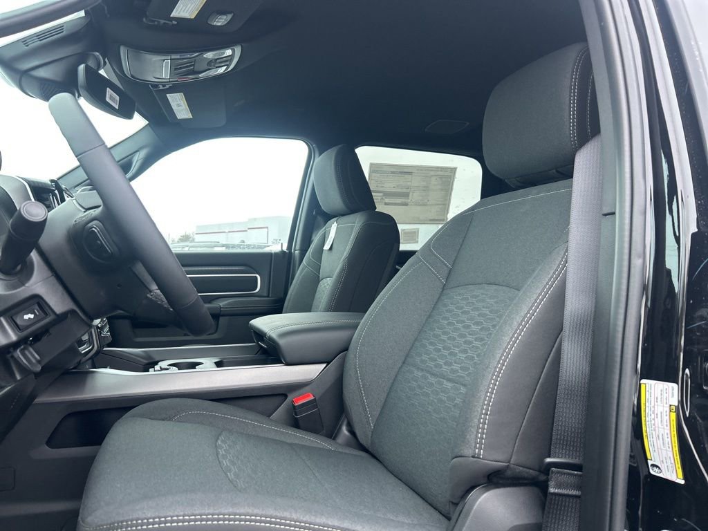 New 2026 RAM 3500 Big Horn AWD/4WD image 6