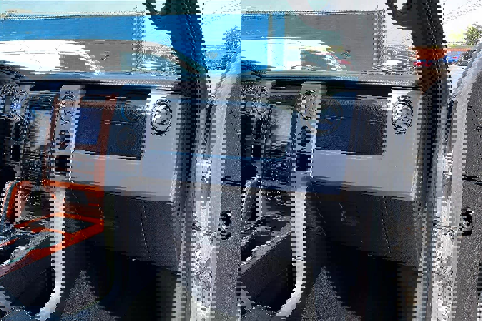 Used 2010 Ford F150 Lariat image 17