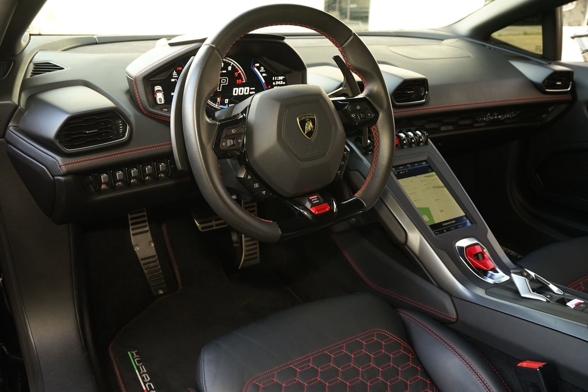 Used 2021 Lamborghini Huracan EVO image 9