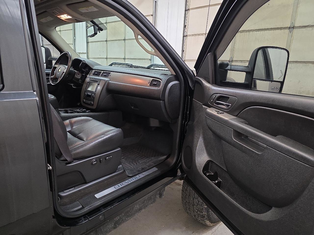 Used 2013 Chevrolet Silverado 2500 LTZ w/ LTZ Plus Package image 45