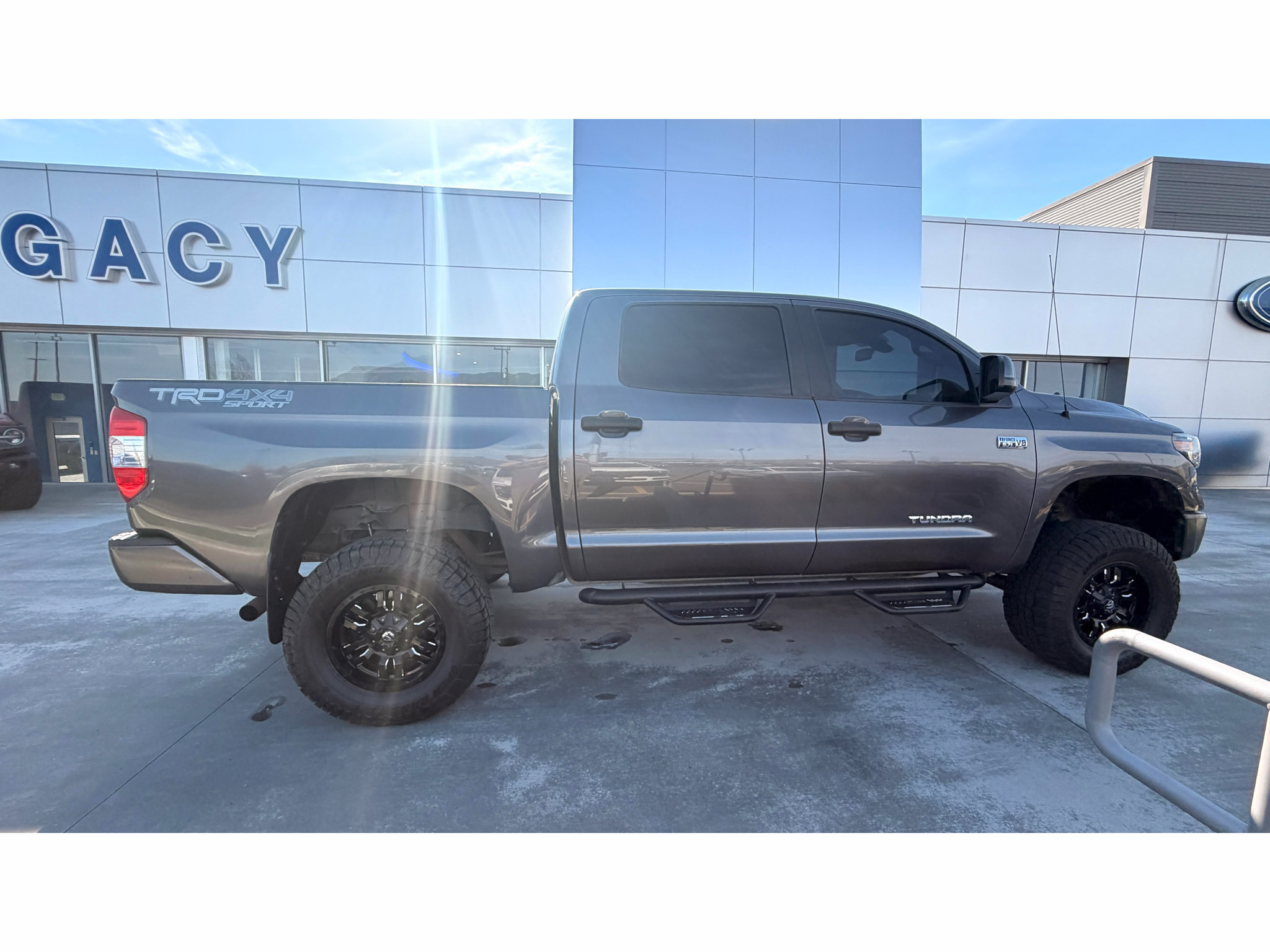 Used 2019 Toyota Tundra SR5 AWD/4WD image 10