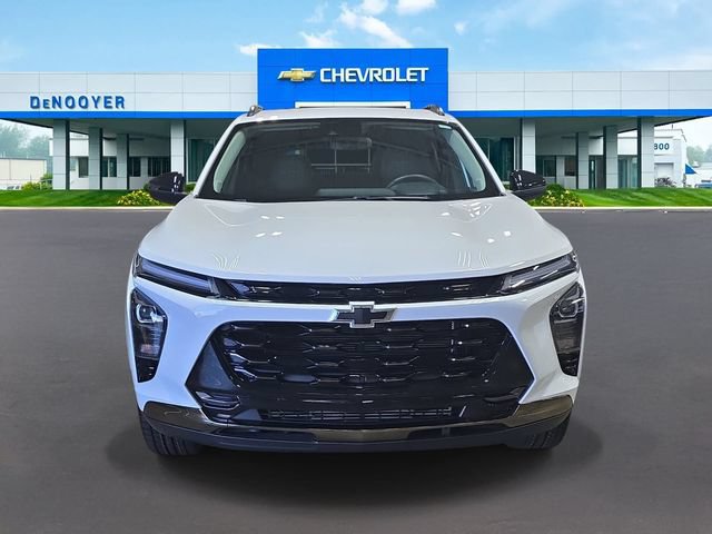 Used 2024 Chevrolet Trax ACTIV w/ Sunroof Package FWD image 2