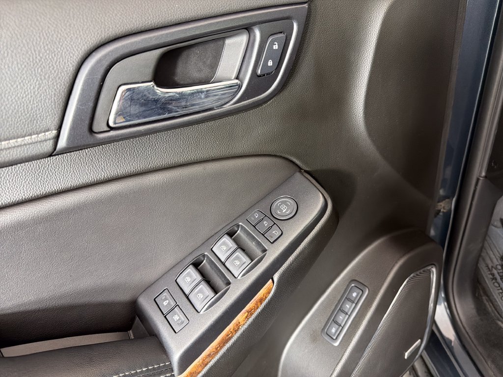 Used 2019 Chevrolet Suburban Premier w/ RST 6.2L Performance Edition AWD/4WD image 19