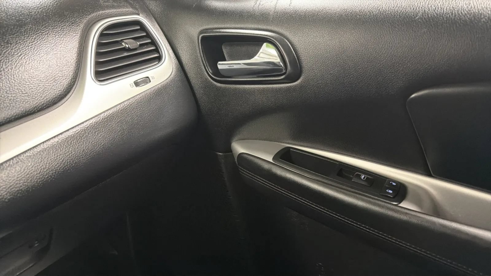 Used 2016 Dodge Journey SE w/ Flexible Seating Group FWD image 15
