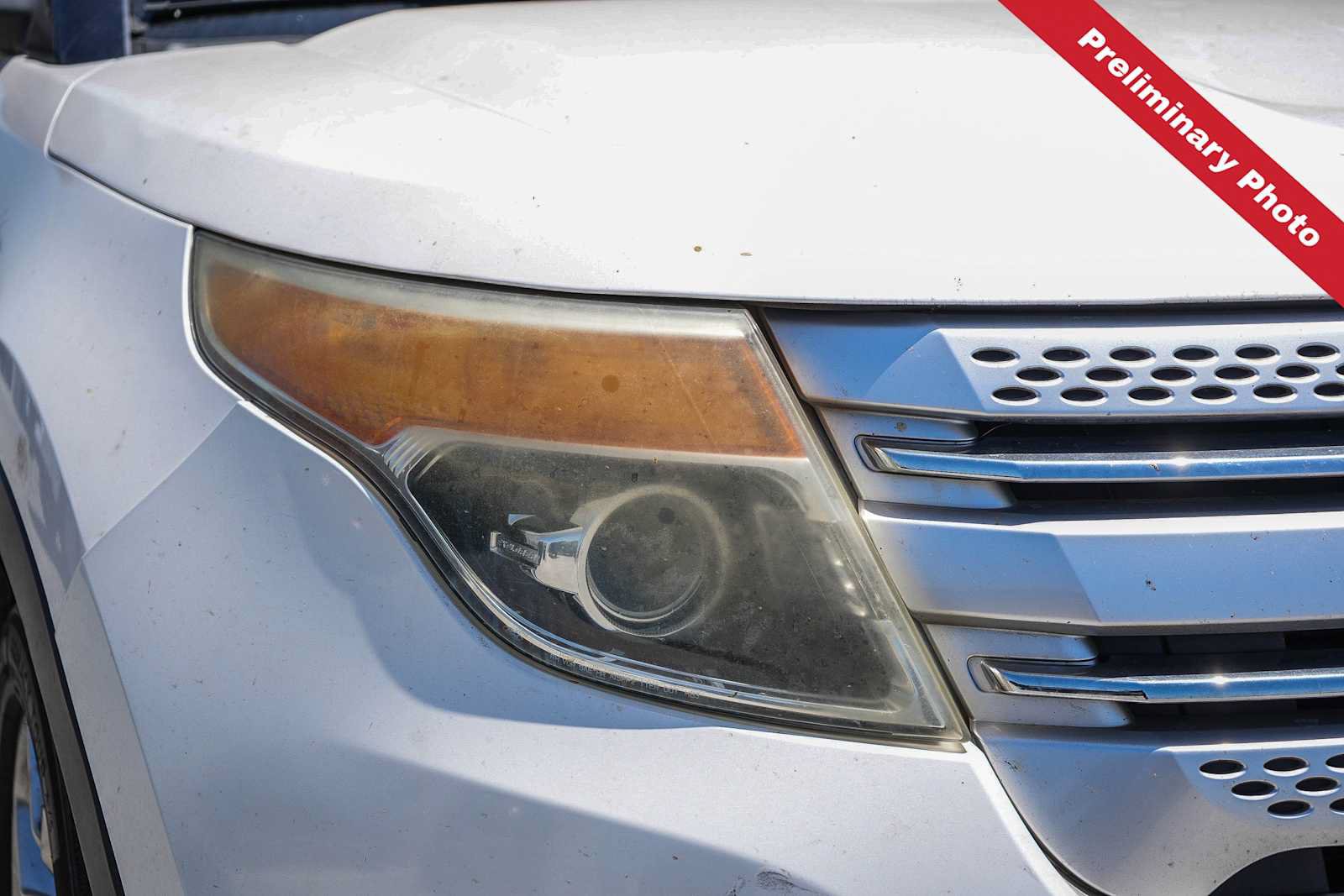 Used 2015 Ford Explorer XLT w/ Equipment Group 202B FWD image 3