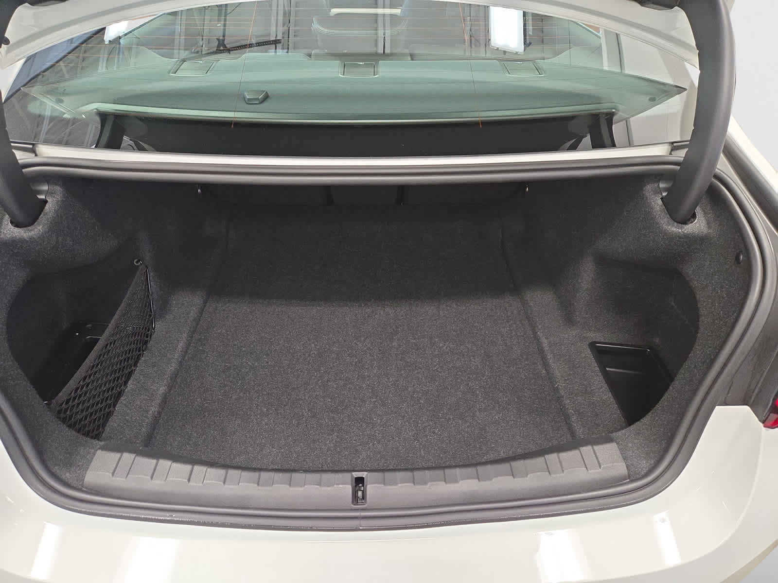 Used 2025 BMW 330i xDrive Sedan image 4