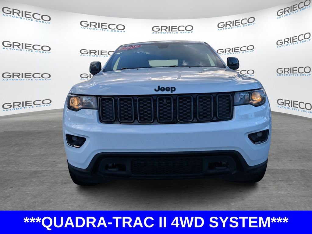 Used 2019 Jeep Grand Cherokee Laredo AWD/4WD image 2