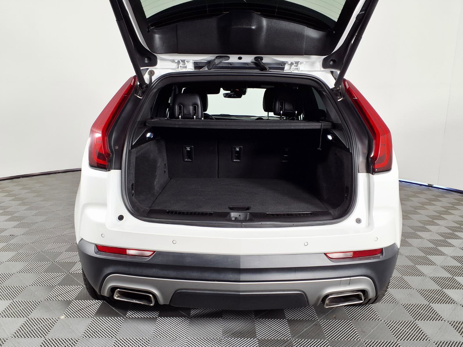Used 2021 Cadillac XT4 Premium Luxury FWD image 8
