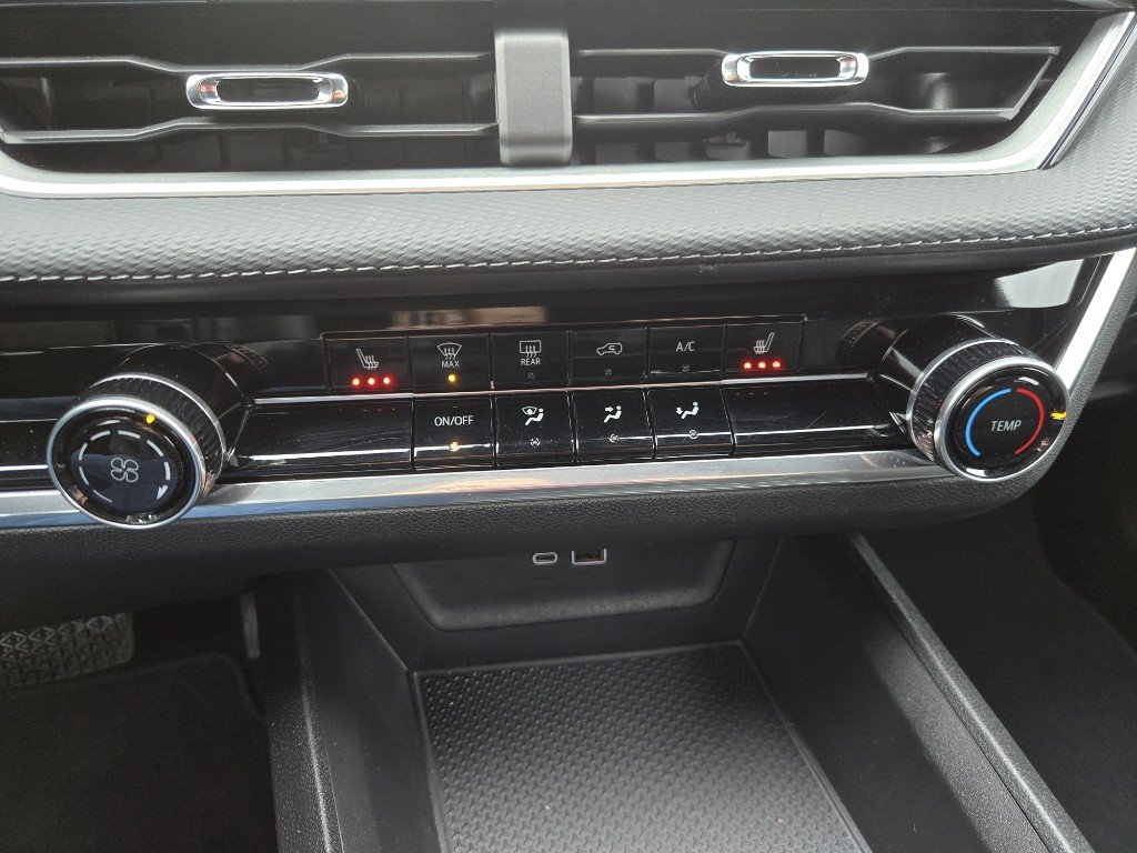 Used 2025 Chevrolet Equinox LT image 20