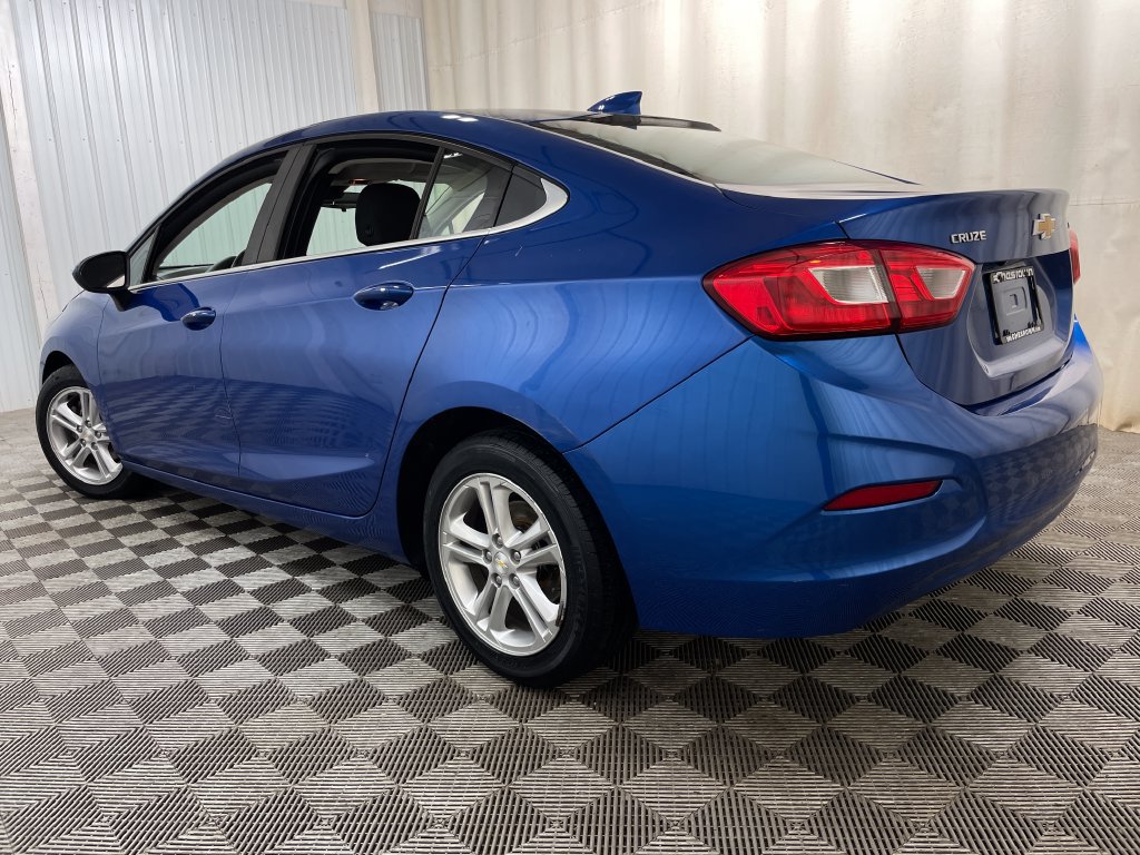 Used 2018 Chevrolet Cruze LT w/ Convenience Package FWD image 39
