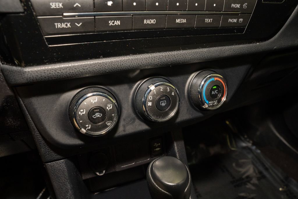Used 2014 Toyota Corolla L image 13