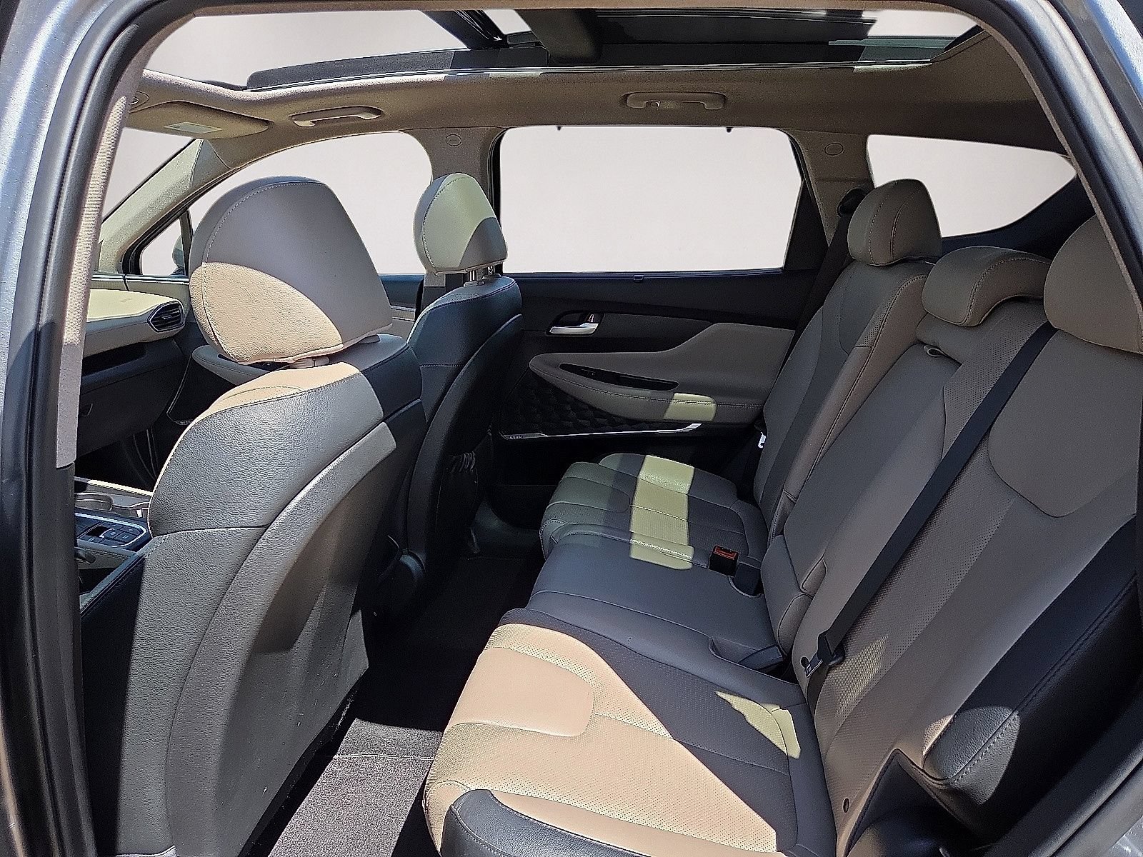 Used 2019 Hyundai Santa Fe Limited FWD image 18