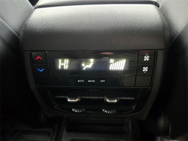 Used 2023 Jeep Grand Cherokee L Laredo image 29