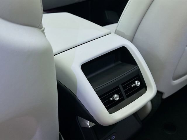 Used 2025 Cadillac Lyriq Sport image 27