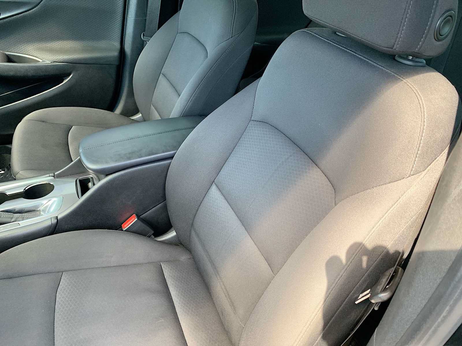 Used 2018 Chevrolet Malibu LT w/ Redline Edition FWD image 18