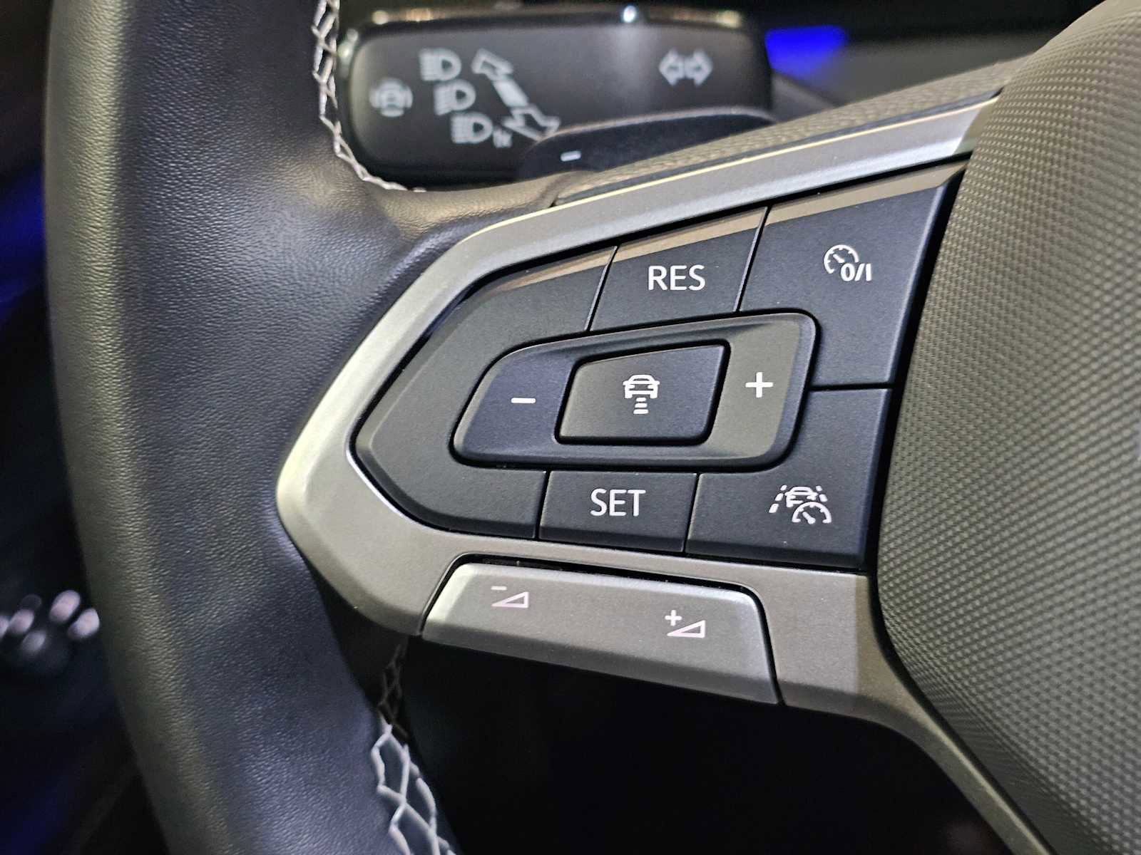 Used 2025 Volkswagen Atlas SEL image 27