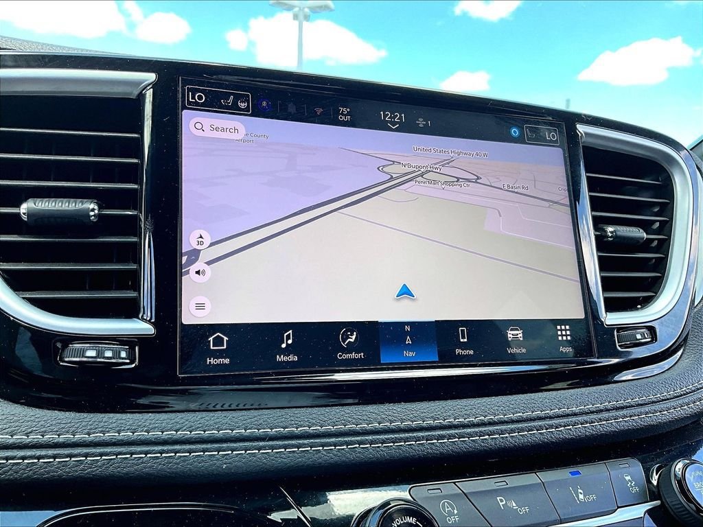 Used 2025 Chrysler Pacifica Limited FWD image 20