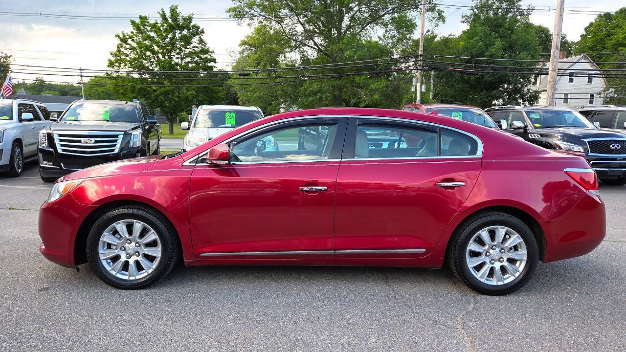 Used 2012 Buick LaCrosse Premium w/ Entertainment Package FWD image 8