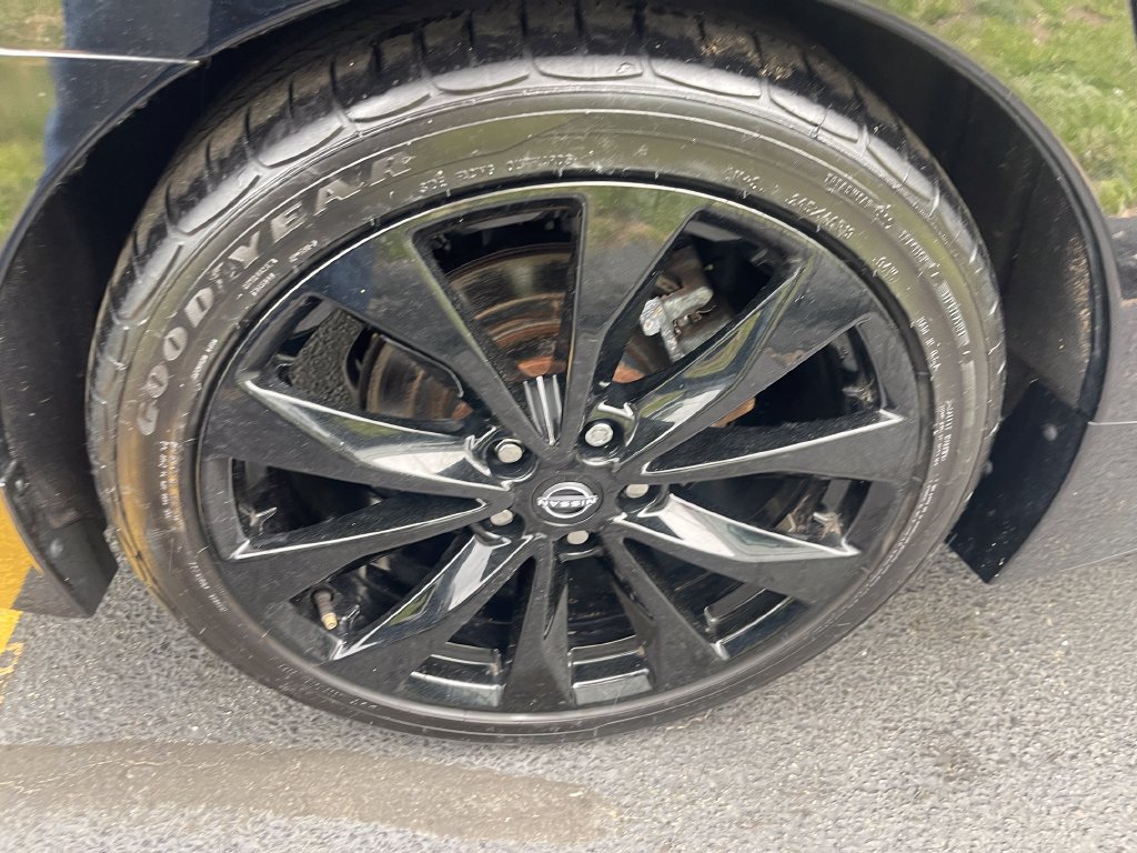 Certified 2023 Nissan Maxima SR w/ Sport Mat Group FWD image 27