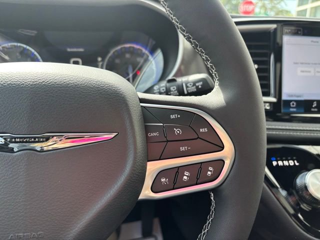 New 2026 Chrysler Pacifica Select image 17