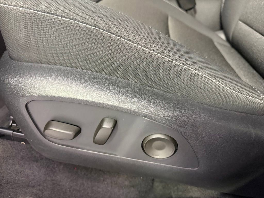 Used 2024 Chevrolet Traverse LT image 20