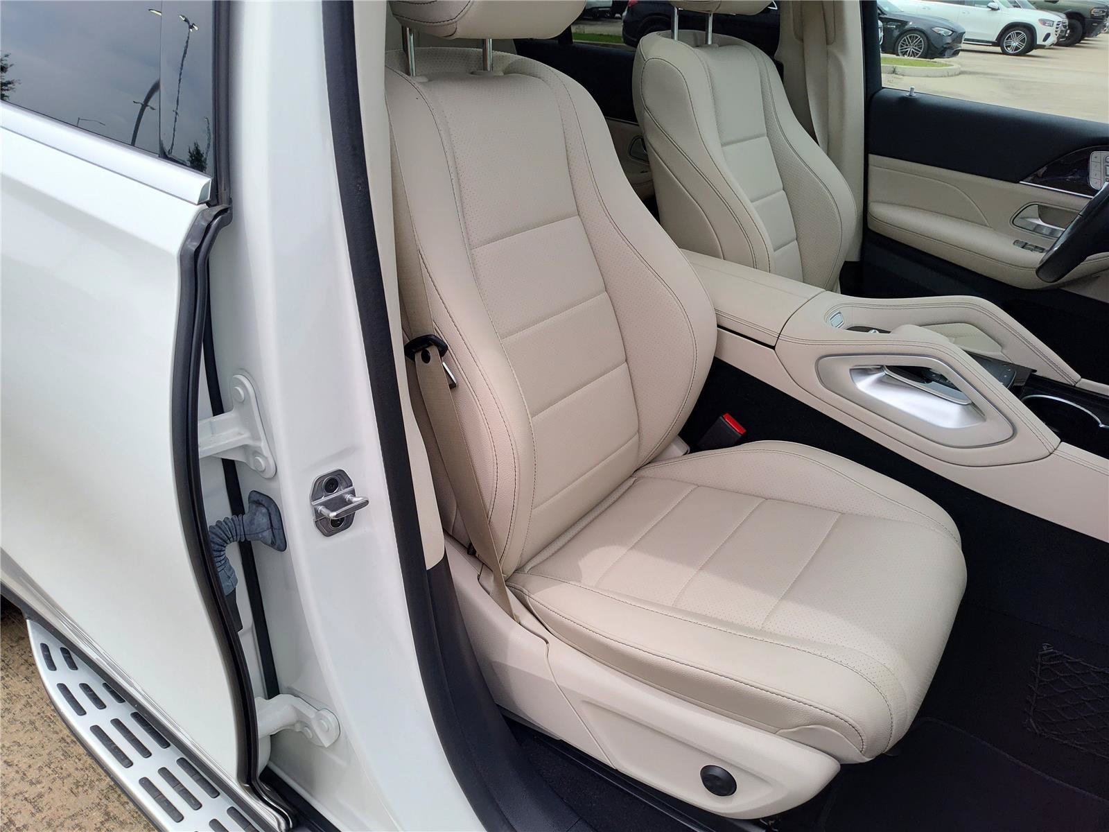 Used 2021 Mercedes-Benz GLS 450 4MATIC image 25