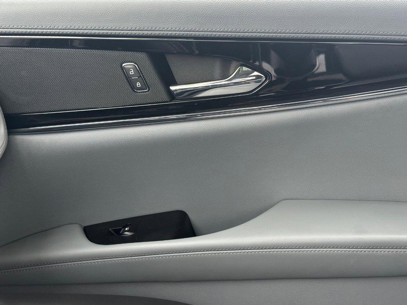 Certified 2023 Lincoln Nautilus Reserve image 20