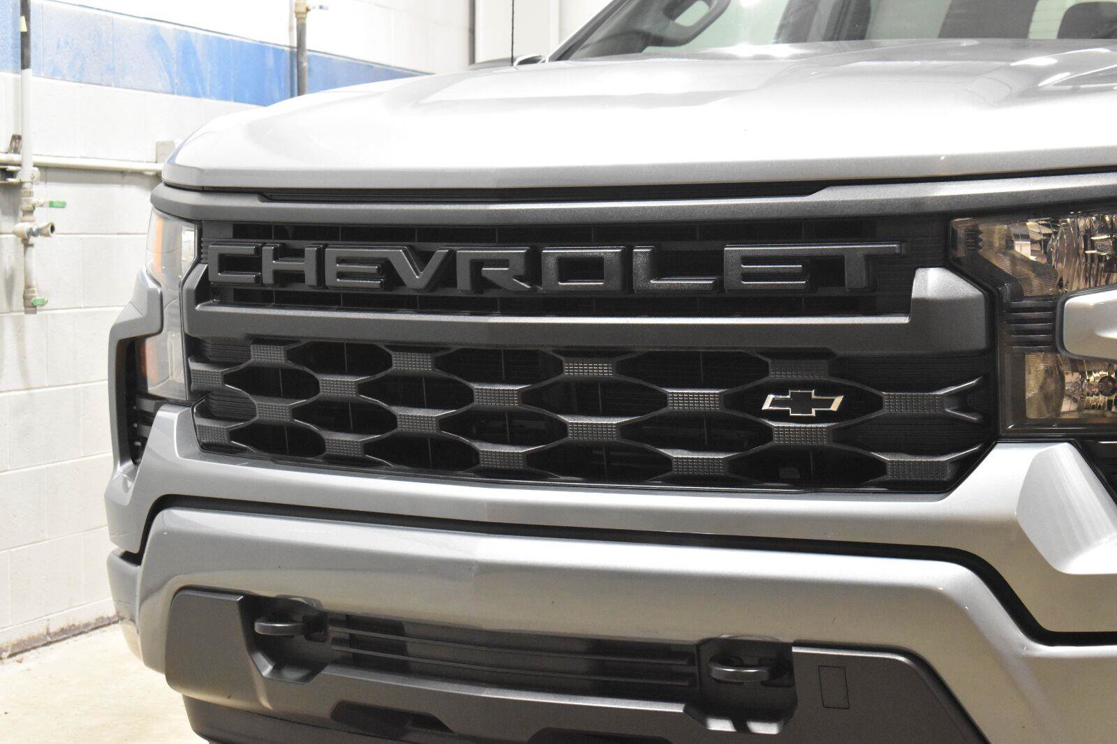 Used 2023 Chevrolet Silverado 1500 Custom w/ LPO, Dark Essentials Package AWD/4WD image 27