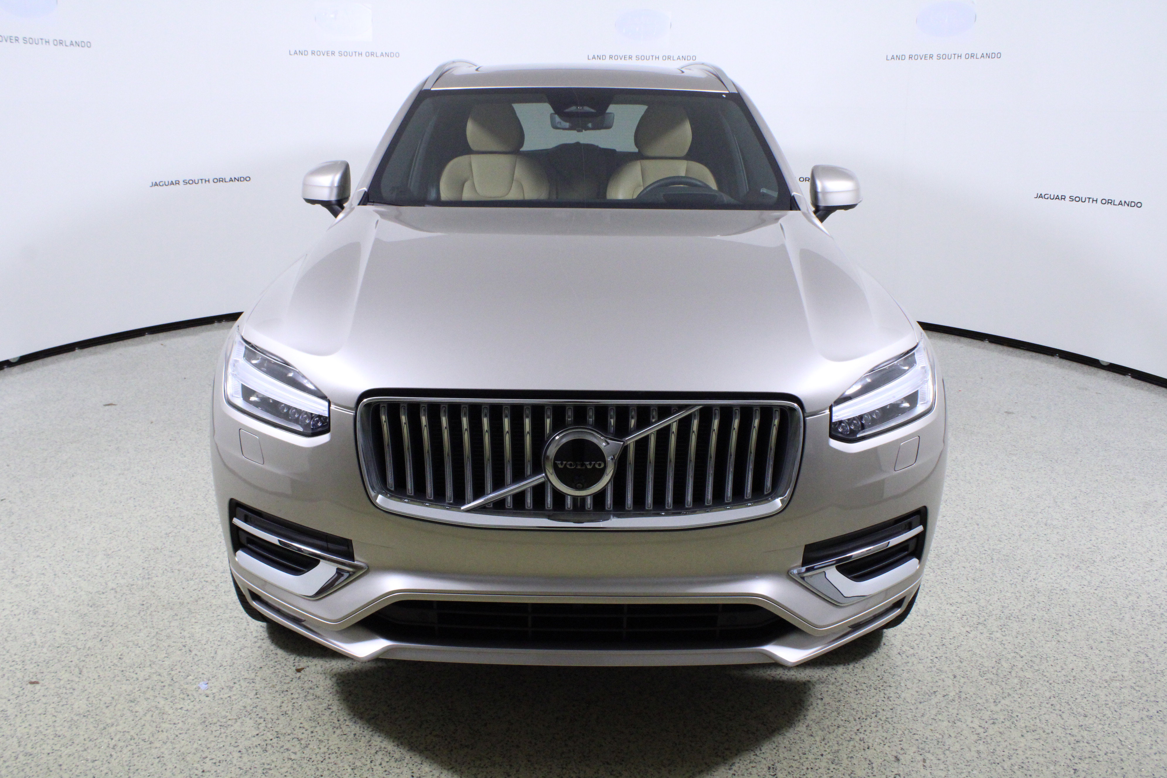 Used 2025 Volvo XC90 B6 Ultra w/ Protection Package Premier image 2