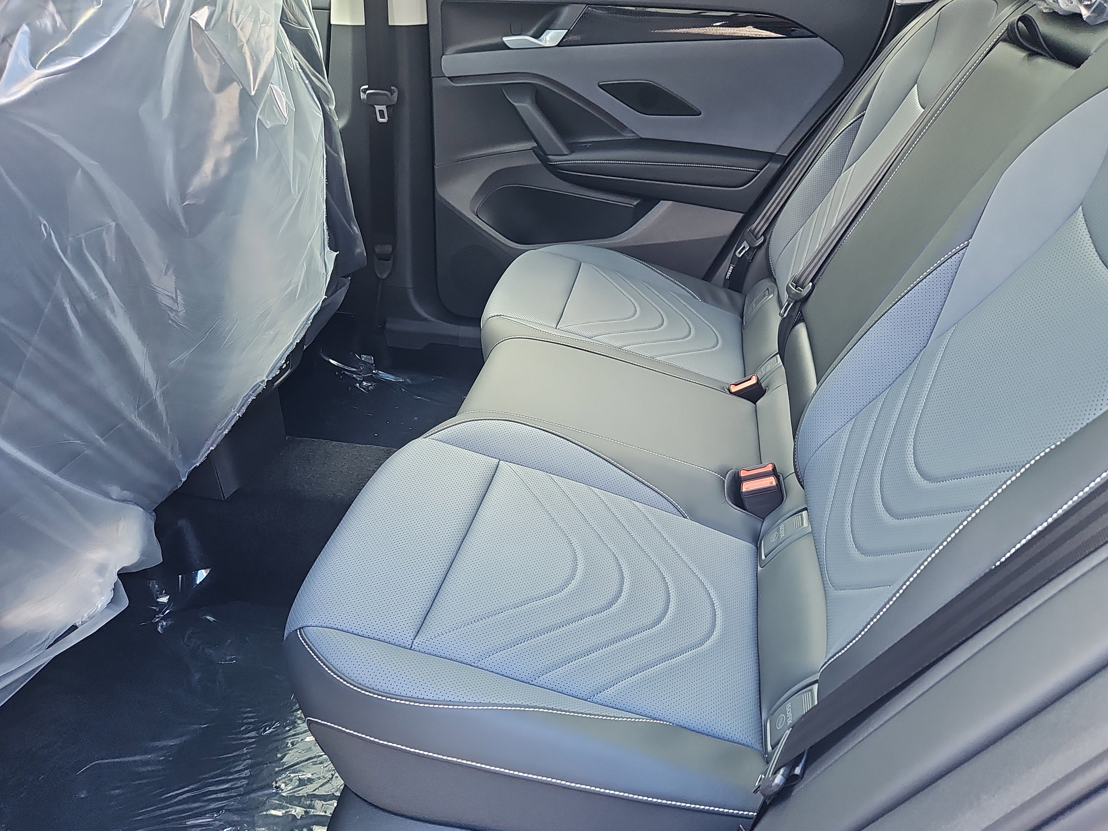 New 2026 Volkswagen Tiguan SE AWD/4WD image 18