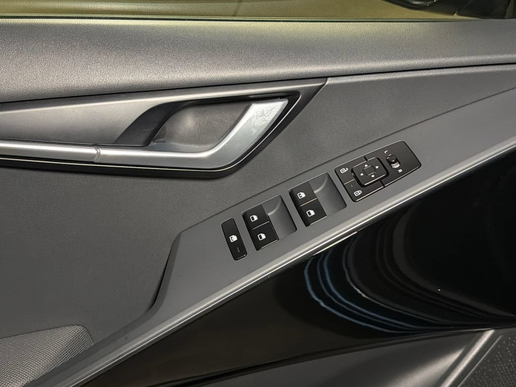 Certified 2024 Kia Niro Wind w/ Wind Preserve Package FWD image 20