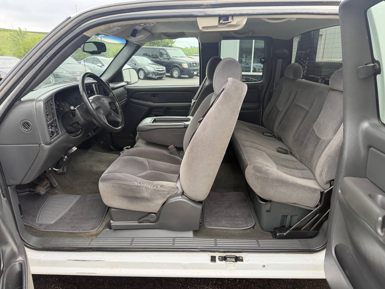 Used 2004 GMC Sierra 1500 SLE w/ Light Duty Power Package AWD/4WD image 12