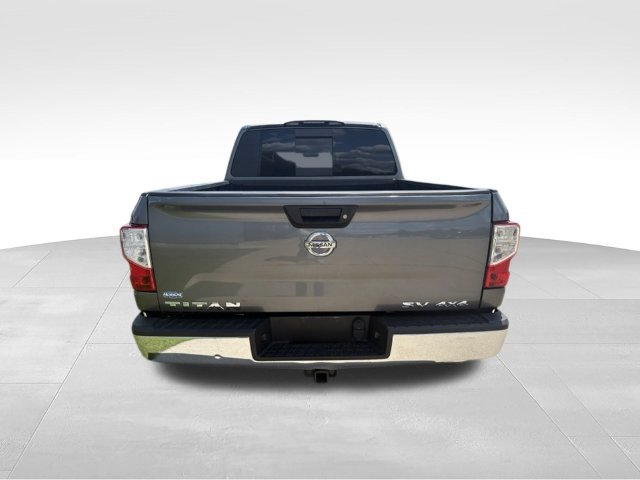 Used 2017 Nissan Titan SV AWD/4WD image 12