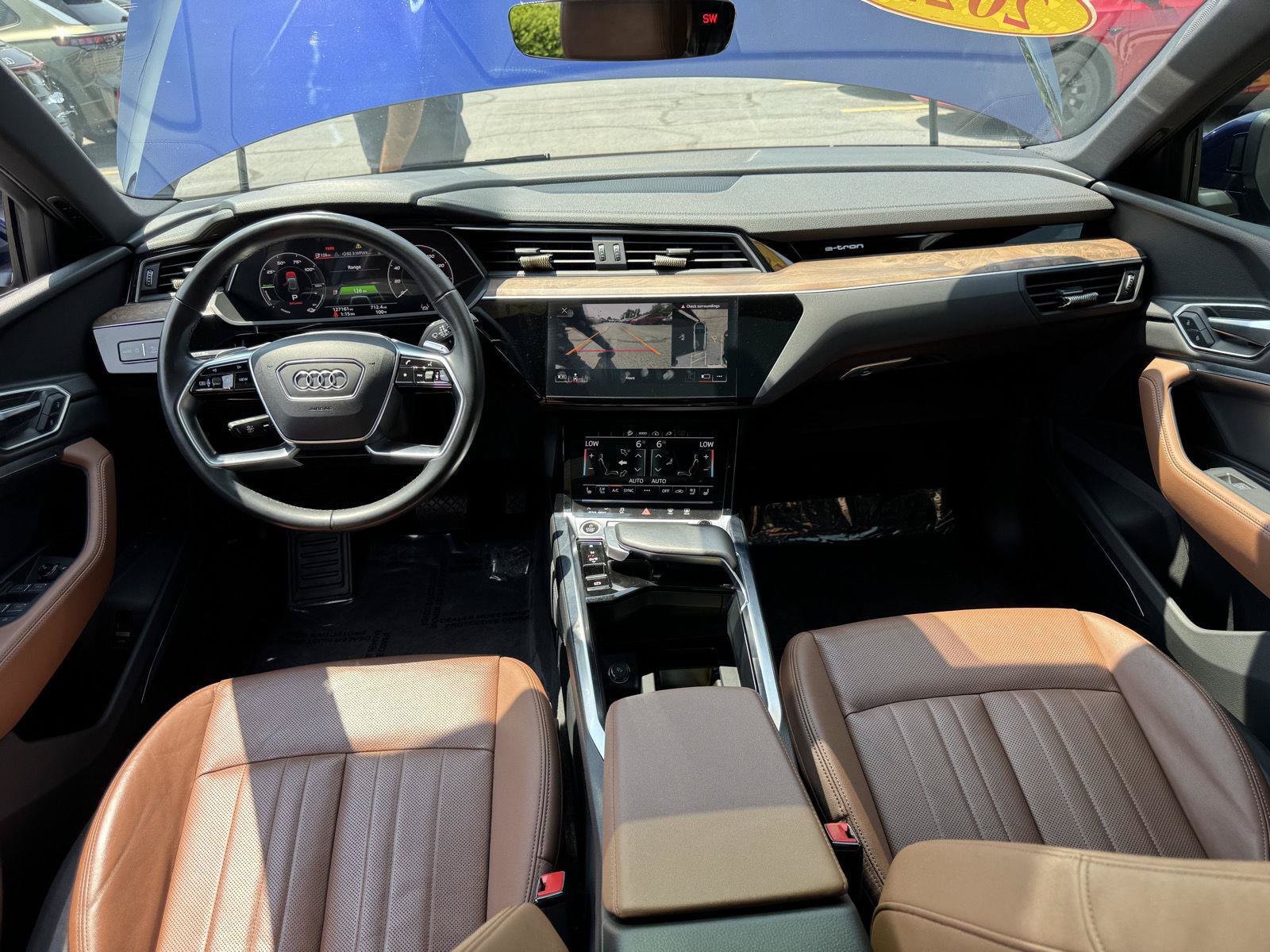 Used 2022 Audi e-tron Premium Plus w/ Premium Plus Package AWD/4WD image 36