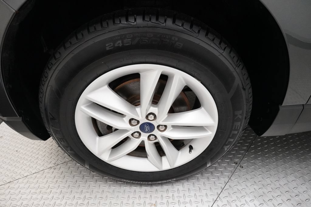 Used 2017 Ford Edge SEL w/ Equipment Group 201A AWD/4WD image 27