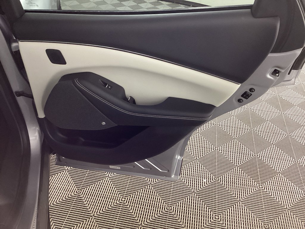 Used 2021 Ford Mustang Mach-E Premium image 12