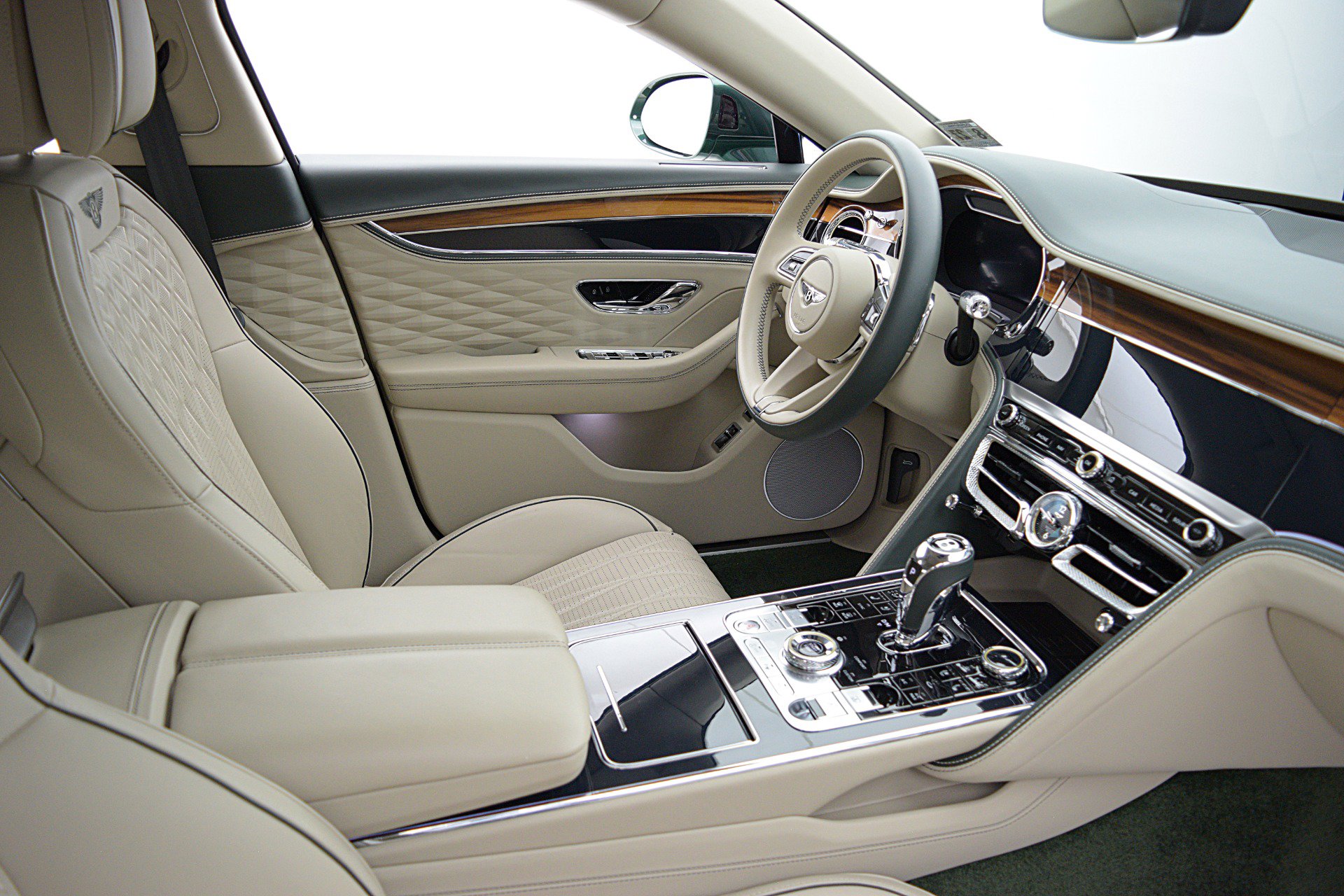 Certified 2022 Bentley Flying Spur V8 AWD/4WD image 30