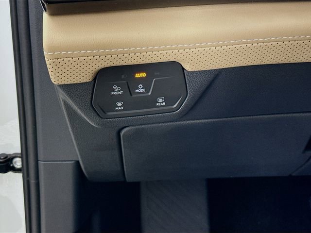 Used 2024 Volkswagen Atlas Cross Sport SE image 10