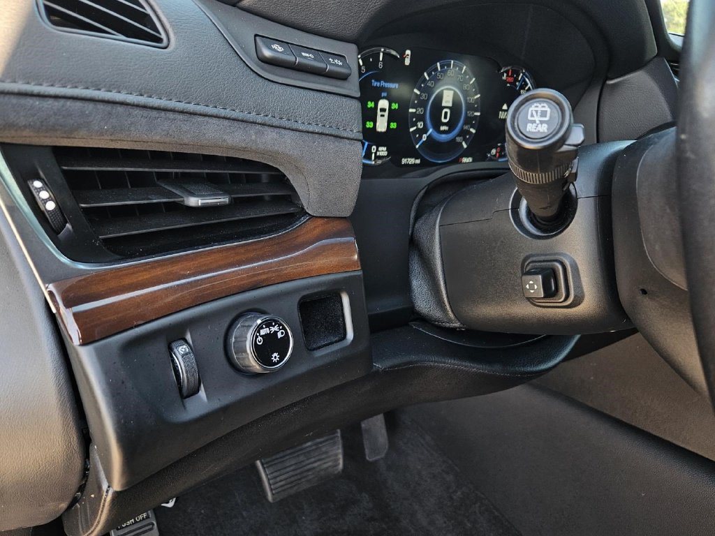 Used 2020 Cadillac Escalade Luxury RWD image 20